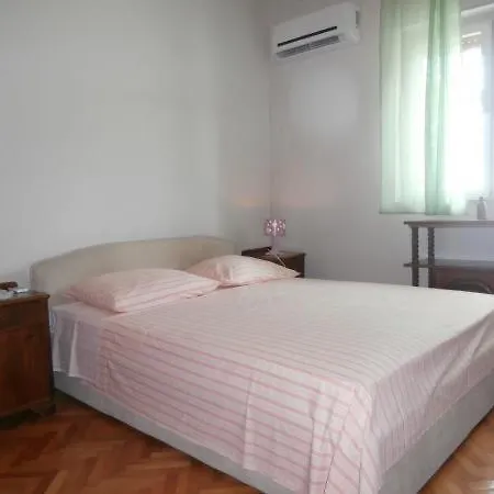 Acapulco Apartment Omis
